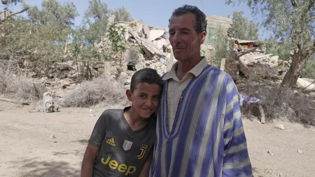 Terremoto: Homem teve que escolher entre salvar pais ou filho 