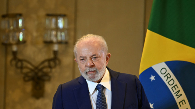 'Tentamos trabalhar a Educação, mas sempre está faltando alguma coisa para fazer', diz Lula