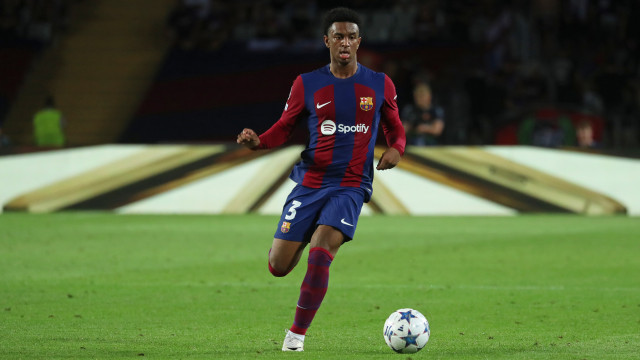 Barcelona renova com prodígio lateral Balde até 2028 e multa rescisória de R$ 5,2 bilhões