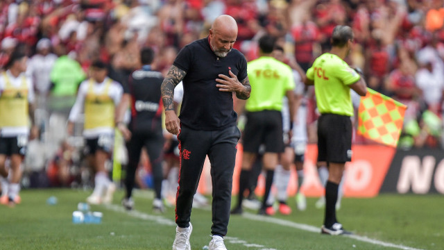 Sampaoli vê Flamengo superior ao São Paulo e nega pedir demissão: 'Cabe à direção'