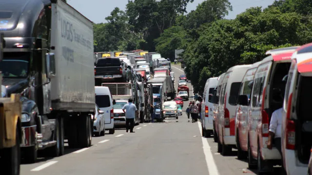 
                    Apenas 20% das rodovias brasileiras oferecem alto nível de segurança, diz pesquisa
                