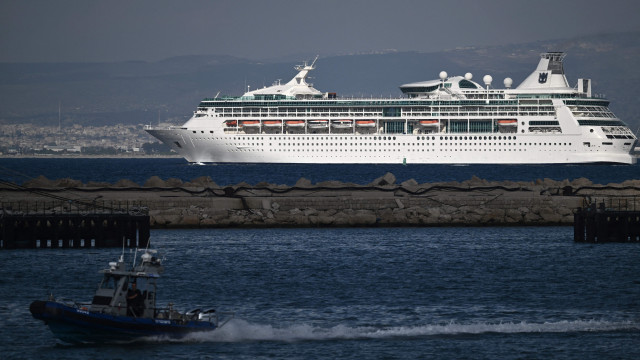 Americanos deixam Israel em navio de cruzeiro e devem reembolsar governo