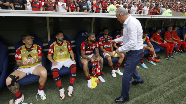 Tite evita falar em título e projeta vaga do Flamengo na Libertadores