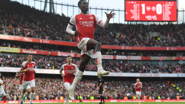 Substituto de Gabriel Jesus, Nketiah faz 3 gols em vitória do Arsenal sobre lanterna Sheffield