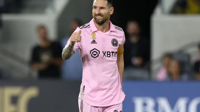 
                    Messi marca golaço em empate do Inter Miami pela MLS
                