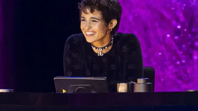 
                    Nanda Costa comenta críticas por assumir novo relacionamento
                