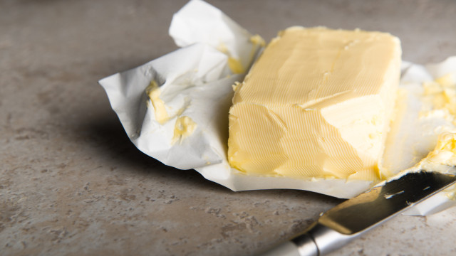 Aprenda a forma mais rápida de amolecer a manteiga
