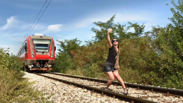 
                    Os lugares mais perigosos para tirar selfies
                
