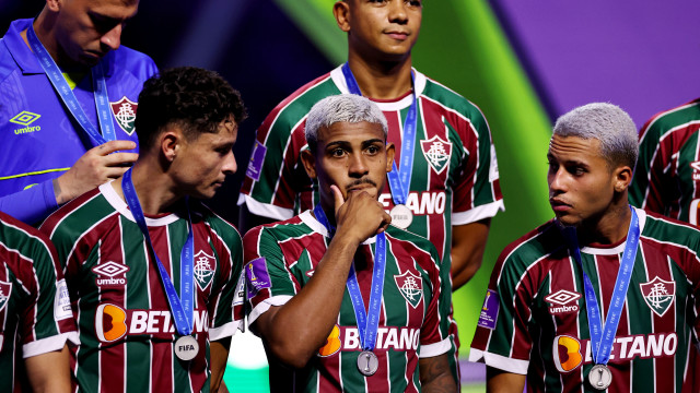 Apesar da goleada na final, Fluminense retorna do Mundial com apoio da torcida e moral elevado