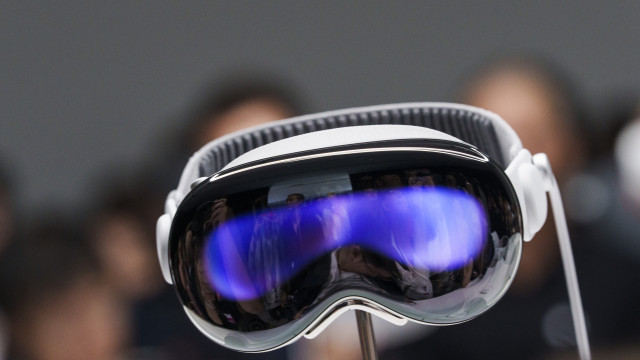 Óculos de realidade virtual da Apple estreiam nos EUA dia 2, por R$ 17 mil