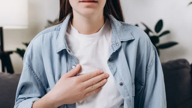 
                    Refluxo piora com as mudanças de temperatura? Médica explica
                