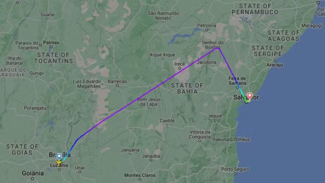 Avião da Latam faz pouso de emergência na Bahia após comandante desmaiar