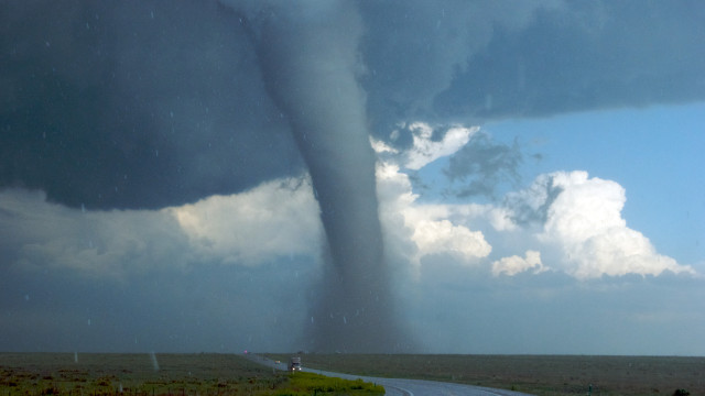 Tornado provoca 'várias mortes' e destruição em Iowa, nos Estados Unidos