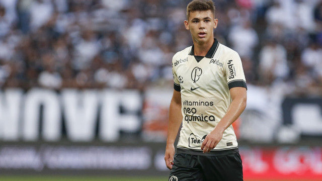 PSG confirma contratação de Moscardo, que continuará no Corinthians por empréstimo