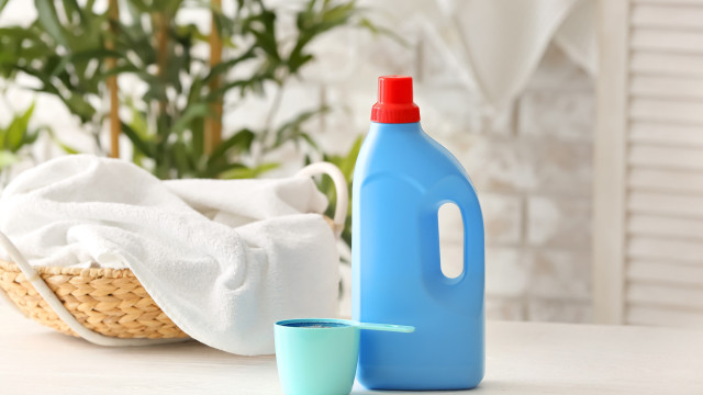Aprenda a desentupir pia, ralos e vasos sanitários com sabão de roupas