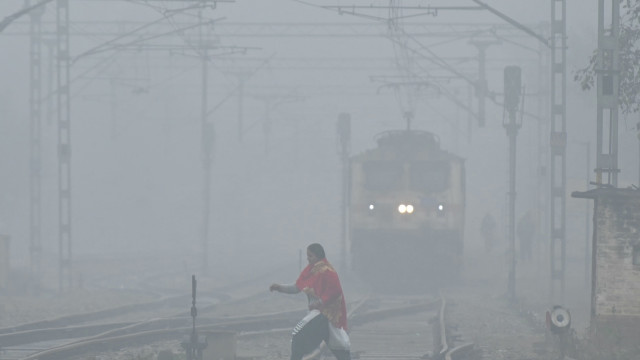 Trem desgovernado viaja quase 70 quilômetros sem maquinista na Índia