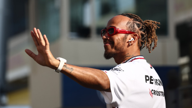 Lewis Hamilton se despede da Mercedes com mensagem de esperança