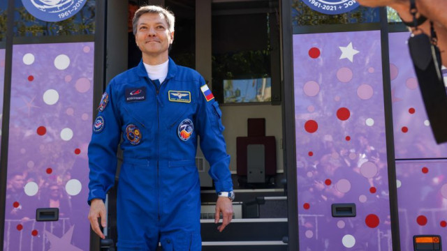 Astronauta de 59 anos estabelece novo recorde de tempo passado no Espaço