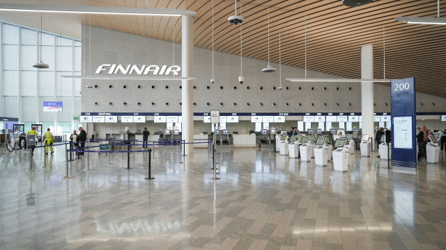 Cia. aérea da Finlândia começa a pesar passageiros por "segurança"