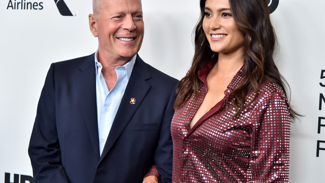 Esposa de Bruce Willis mostra filhas em comemoração no feriado 