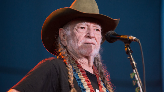 Willie Nelson vai sair em turnê com Bob Dylan, Robert Plant e sua família nos EUA