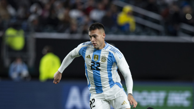 Argentino campeão do mundo se vê no nível de Mbappé e Haaland: 'Números e troféus dizem isso'