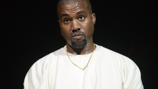 Kanye West acusado de ameaçar prender e raspar cabelo de alunos em escola