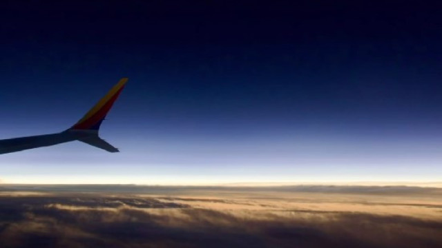 Imagens do eclipse solar na América do Norte vistas de um avião