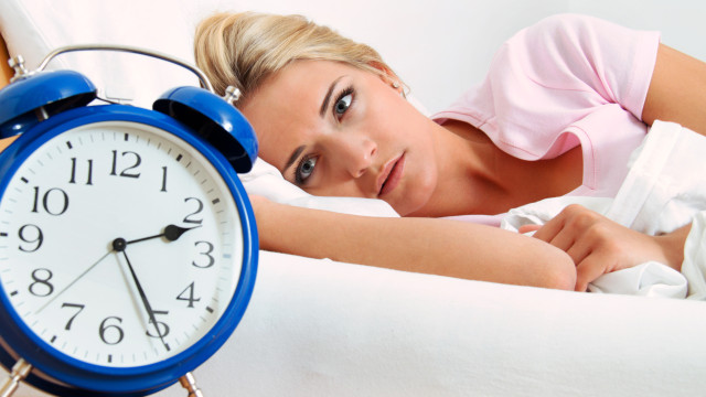 Alimentos surpreendentes que podem afetar seu sono: Fique atento!
