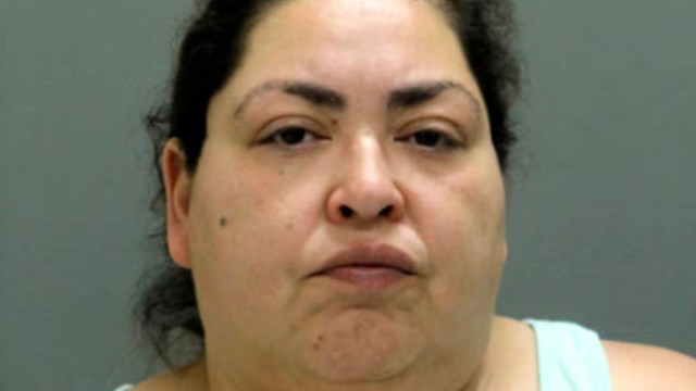 Mulher é condenada a prisão após rasgar e tirar bebê da barriga de jovem