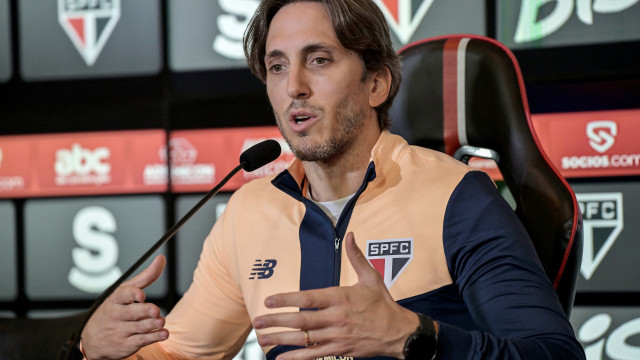 Zubeldía revela que 'estudou' gols de Luciano em 2023 para escolher posição do atacante
