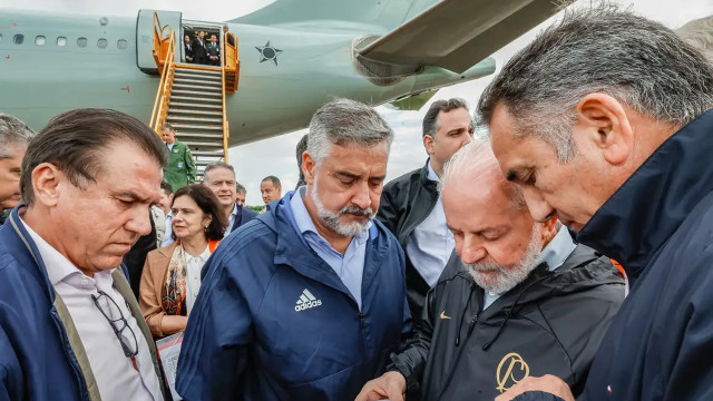 Lula promete destravar burocracia de ajuda ao RS e fala em plano de prevenção