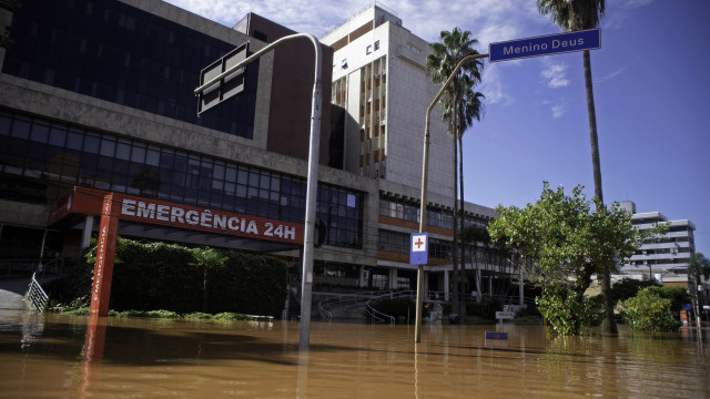 Enchentes alagam hospitais e ondas de doenças e de frio devem colapsar saúde no RS