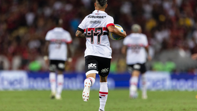 São Paulo joga em casa e mira a liderança do Grupo B na Copa Libertadores