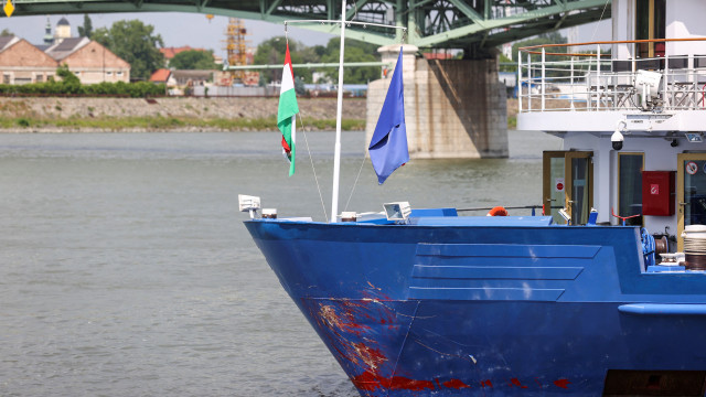 Colisão de barcos deixa 2 mortos e 5 desaparecidos na Hungria