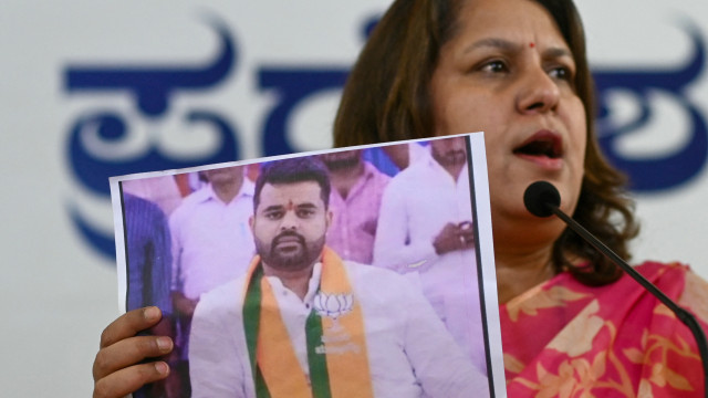 Deputado da Índia acusado de estuprar dezenas de mulheres deve se reeleger