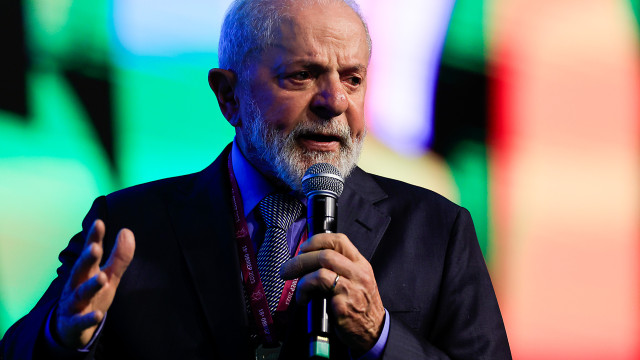 Lula diz não ter 'receio' de etarismo e fala em reeleição para 'derrotar o fascismo'