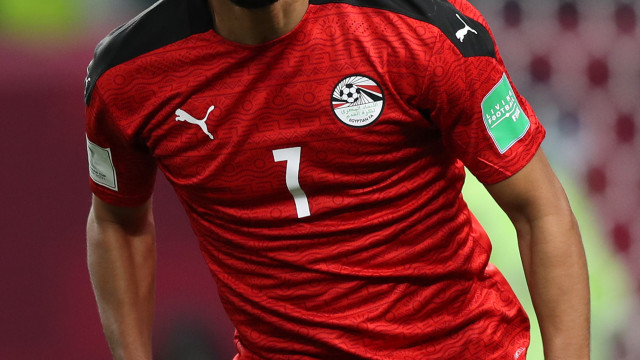 Jogador da seleção do Egito morre aos 31 anos e Salah publica homenagem