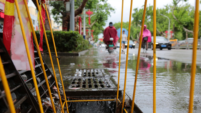 Oito mortos e 18 desaparecidos em enchente repentina no centro da China