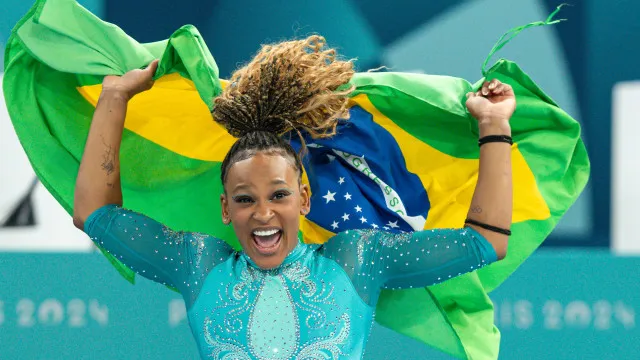 
                    Rebeca Andrade vai à final do Pan de ginástica em retorno às competições
                