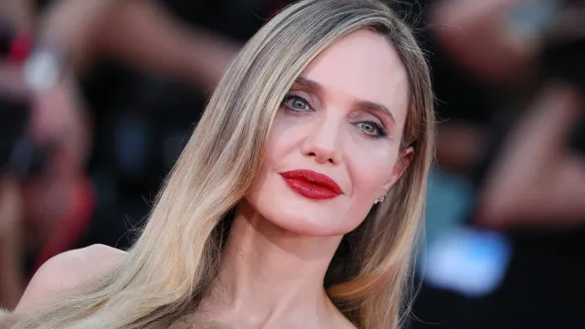 
                    'Preparo meus filhos para minha ausência', diz Angelina Jolie em desabafo sobre morte
                
