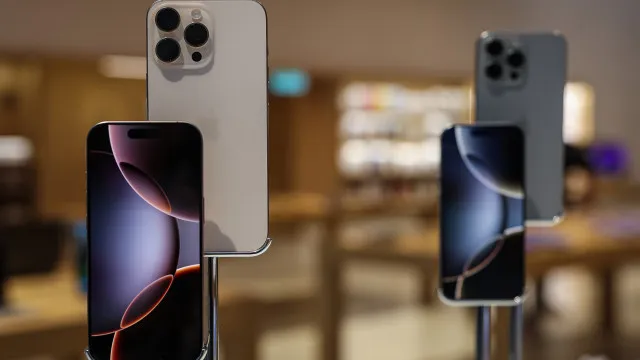 
                    Falha em iPhones expõe dados e leva Apple a lançar atualização urgente
                