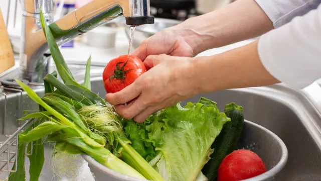 
                    5 alimentos que podem ser mais nutritivos quando consumidos com casca
                