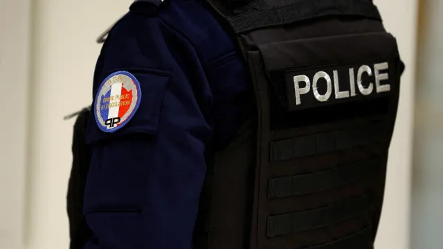 
                    O que se sabe sobre menino de 7 anos suspeito de matar tia na França?
                