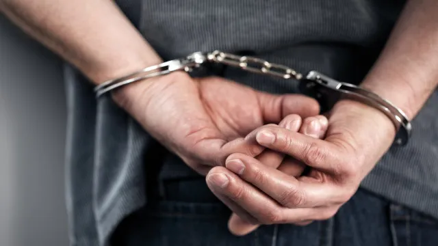 
                    Policial militar é preso sob suspeita de roubar celular na zona norte de SP
                