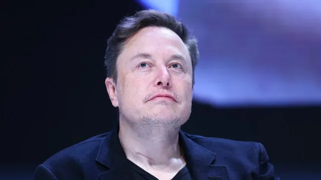 
                    Musk diz que vai renomear SpacexAI para SpacexSI após Trump adotar termo 'Superinteligência'
                