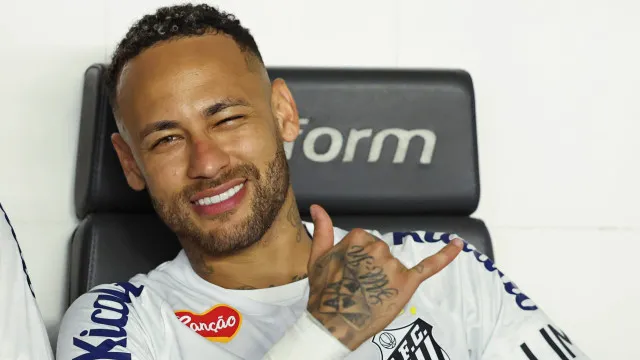 
                    Neymar ganha 1 milhão de seguidores em 24h; Endrick e Rayan fecham top 3
                