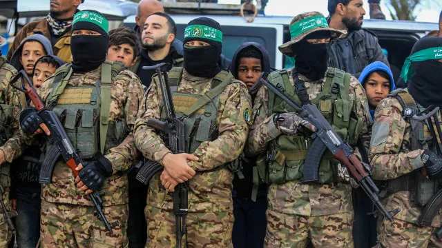 
                    Hamas anuncia que deixará governo de Gaza e abre caminho para liderança civil
                