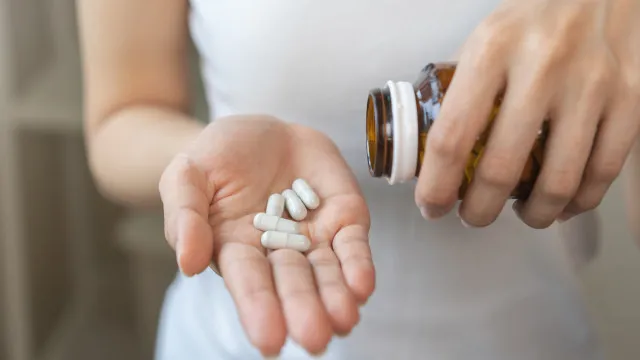 
                    Anvisa proíbe 52 lotes de suplemento alimentar por risco de contaminação com Salmonella
                