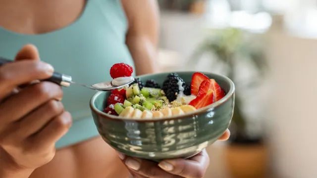 
                    Dicas simples para cortar calorias sem passar fome
                